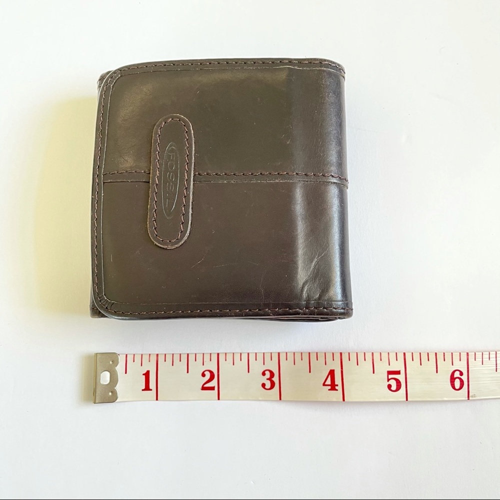 Fossil Brown Essential Leather Wallet - Picture 10 of 14